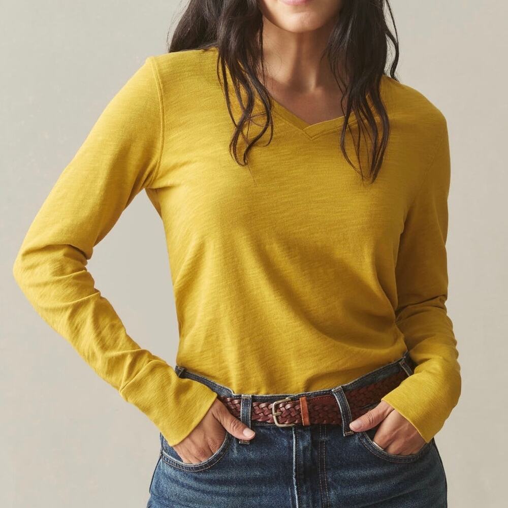 American Giant Premium Slub Long Sleeve V Neck Tee Arrowwood Yellow M NWOT